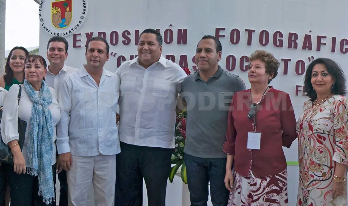 Acompañado de los legisladores Hugo Mauricio Pérez Anzueto e Isabel Villers Aispuro, Ramírez Aguilar inauguró la exposición fotografía en Tapachula. CP