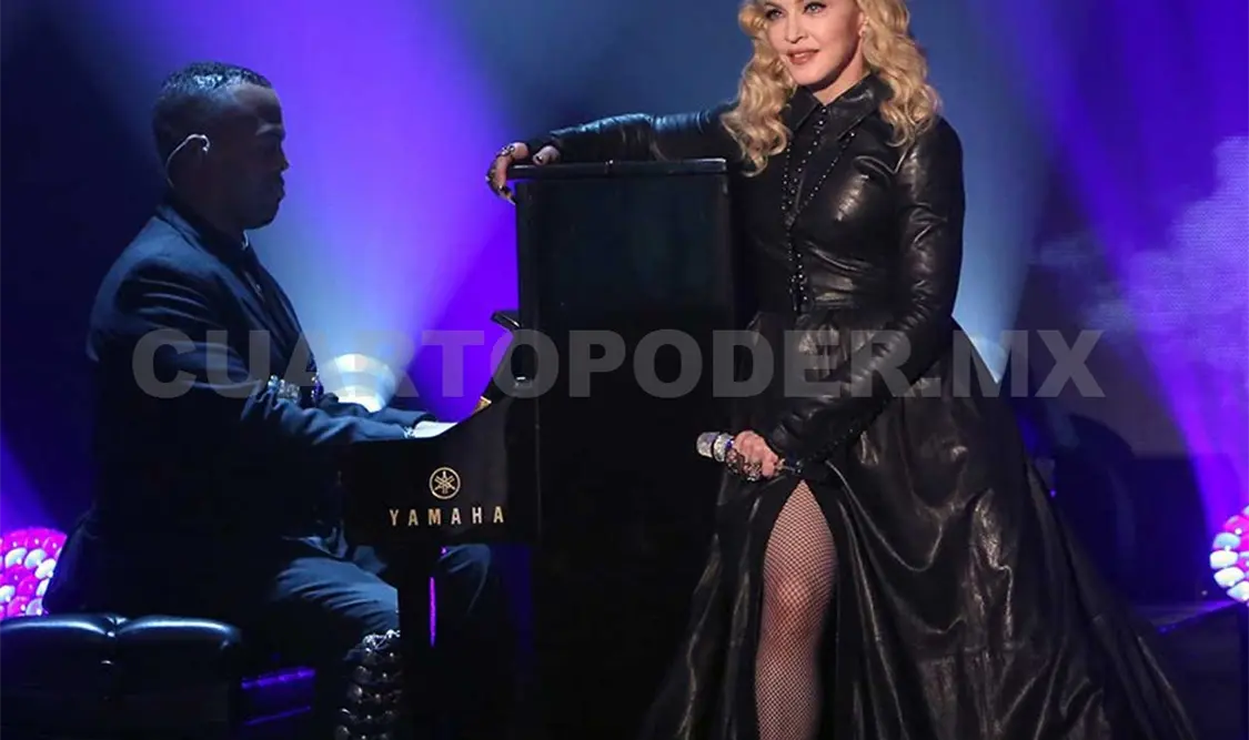 Madonna desata escándalos por usar banderas