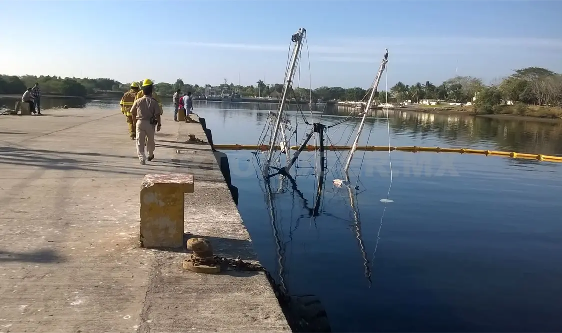 El hundimiento de la nave ocurrió por la mañana de este domingo. Rafael Victorio. CP