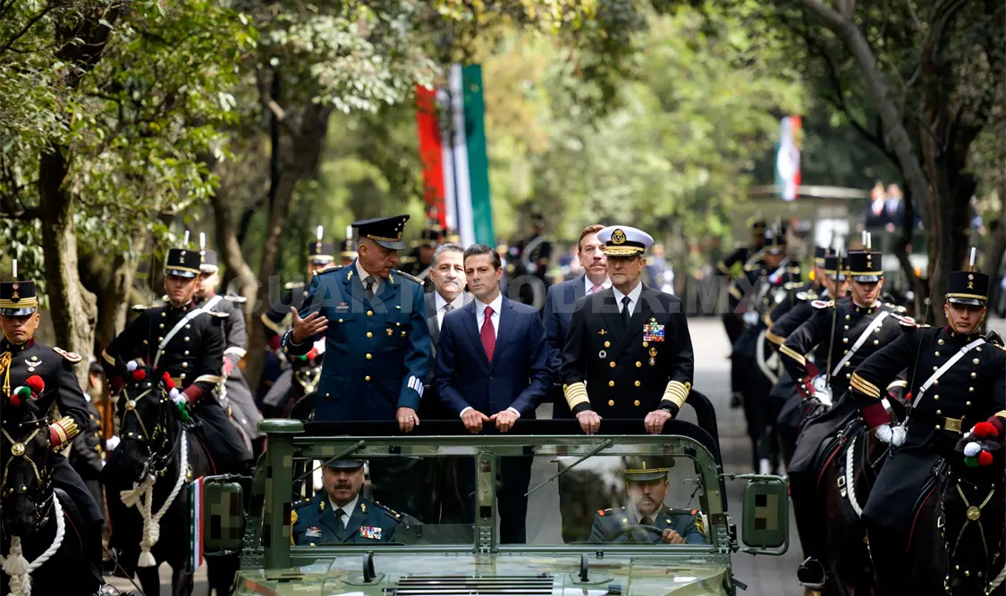 El presidente Enrique Peña Nieto encabezó, en el Alcázar del Castillo de Chapultepec, la ceremonia del 103 Aniversario de la Marcha de la Lealtad. Presidencia