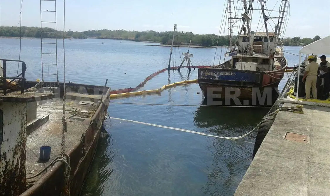 Segundo barco se hunde en muelle pesquero