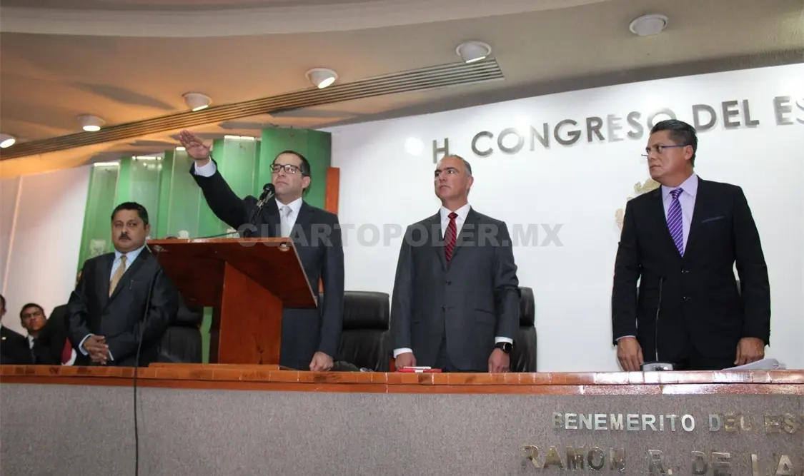 José Ignacio Peralta Sánchez rindió protesta como gobernador de Colima. NTX