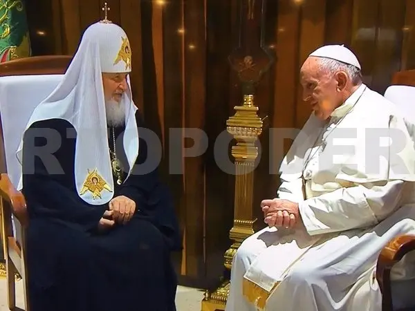 Histórico encuentro en Cuba entre el papa Francisco y el Patriarca ruso Kirill. Foto: @Conelpapa