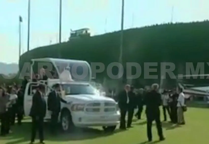 El Obispo de Roma inicia recorrido por Tuxtla. Cortesía