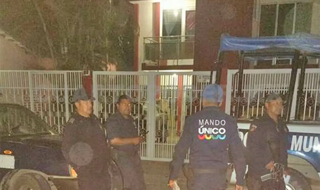 Delincuentes roban 100 mil pesos en casa