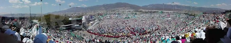 Continúa arribo de creyentes al Estadio victor Manuel Reyna. Cortesía