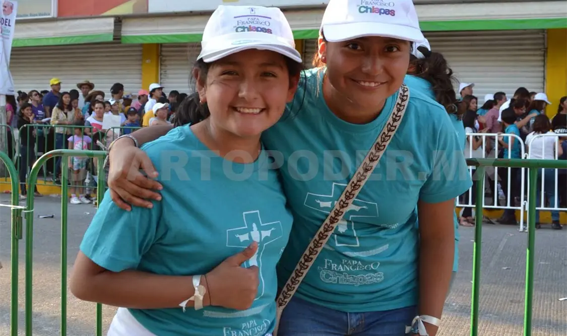 Arlet Monserrat Peña Pimentel y Juliette Margarita Aguirre.