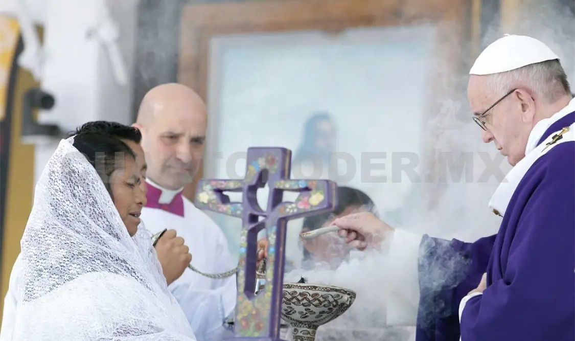 Durante la ceremonia el jerarca católico resaltó la importancia del legado ancestral de los pueblos indígenas, quienes están más cerca de nuestra madre naturaleza. Cortesía