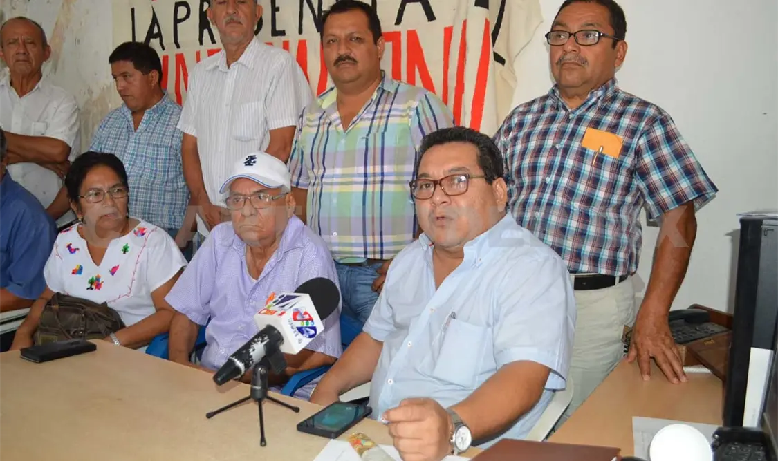 Acusan empresarios competencia desleal