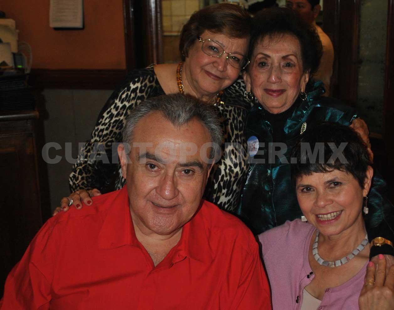 Chita celebra con excelente compañía