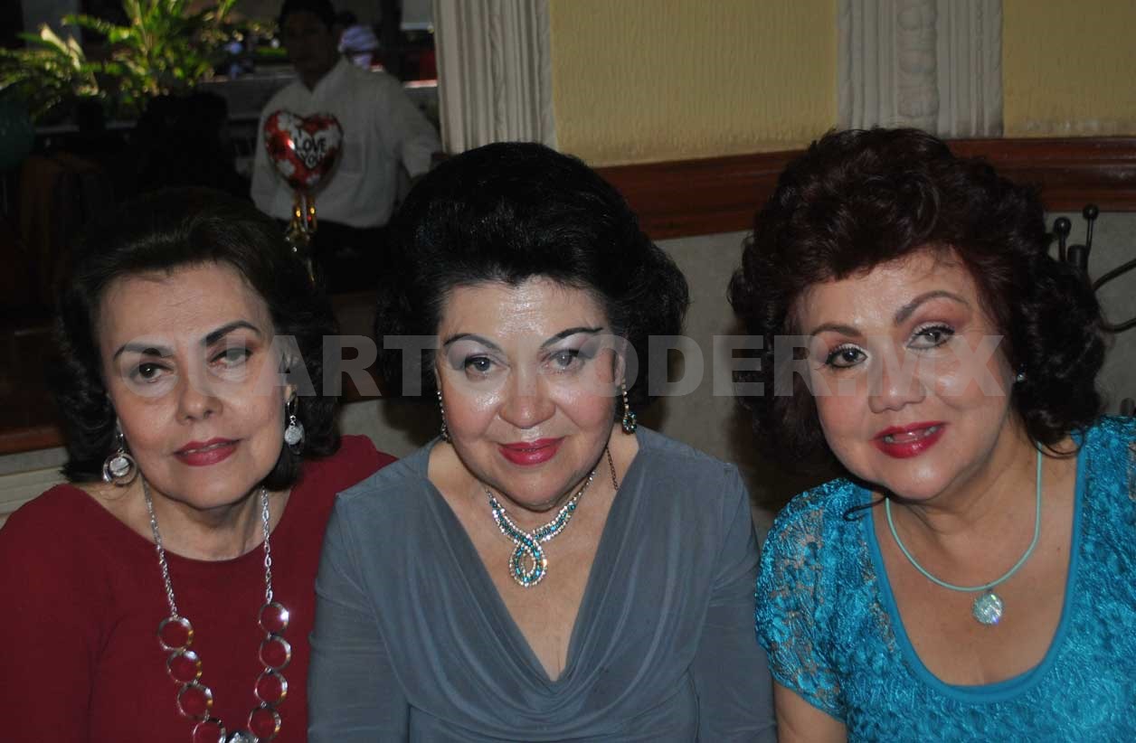 Chita celebra con excelente compañía