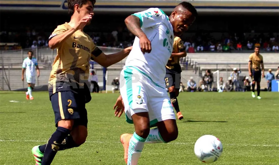 Pumas y Santos empatan a uno