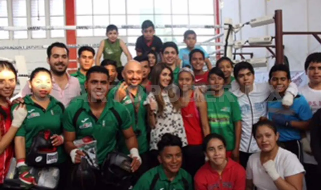 Entregan apoyos para boxeo olímpico