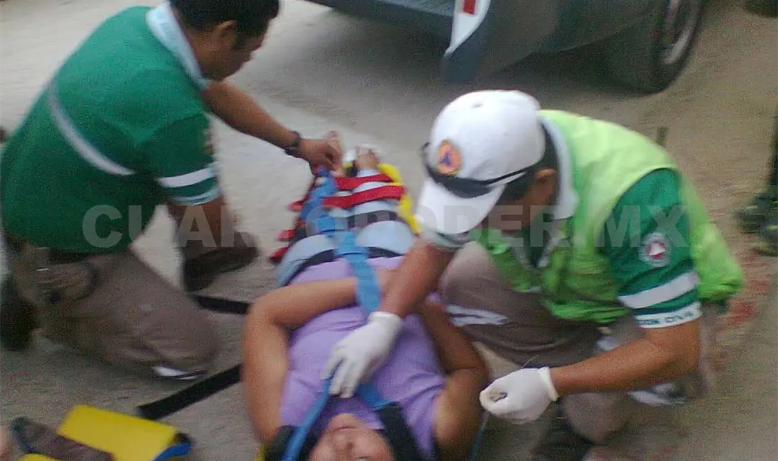 Colectivo “fantasma” arrolla a jovencita