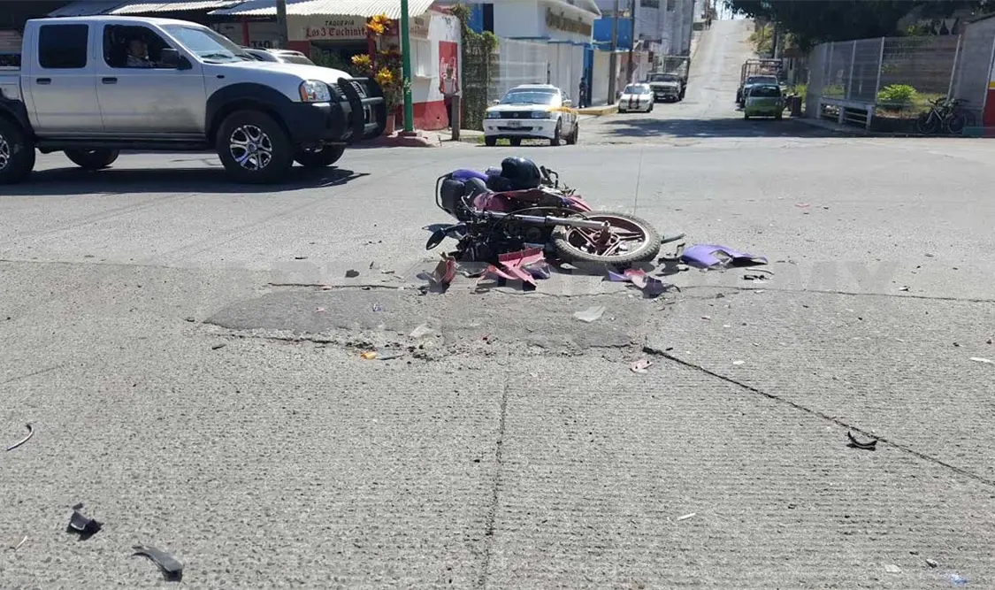 Lo tiraron de su “caballo de acero”