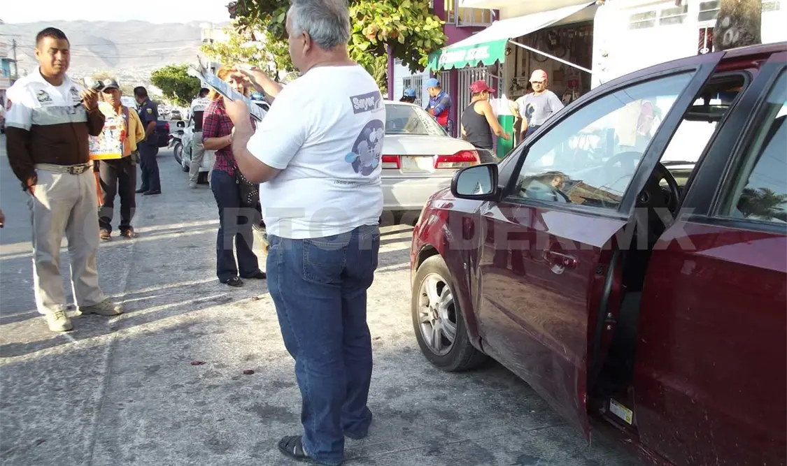 En choque, motociclista se fractura la tibia