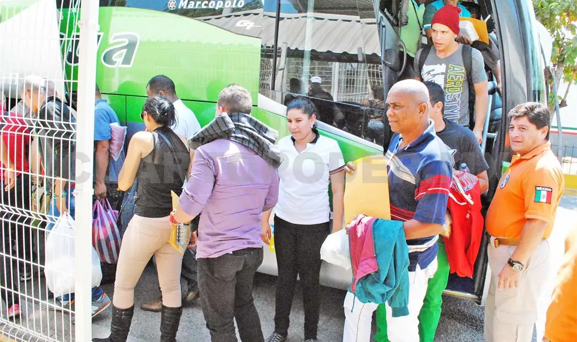 Arriba sexto grupo de cubanos a México