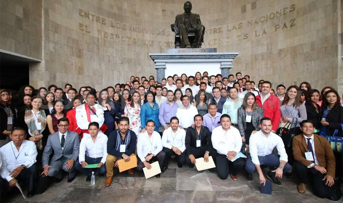 Realizan selección de Parlamento Juvenil 2016