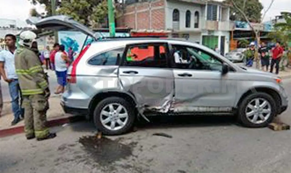 Tres lesionados en accidente vial