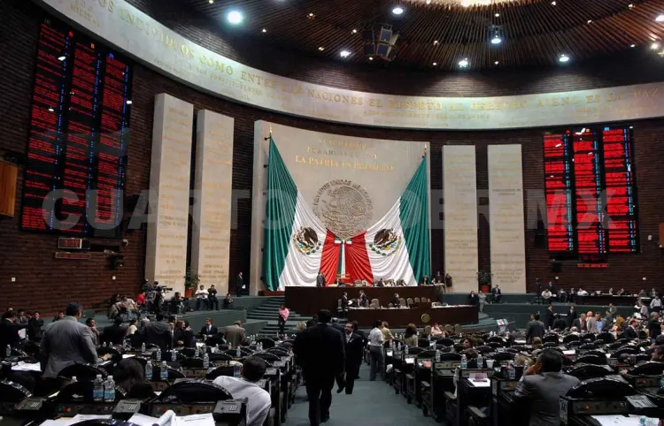 Legisladores a favor de trabajar Mando Único