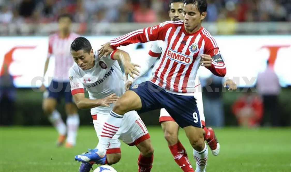 Raúl López exhorta a jugadores de Chivas