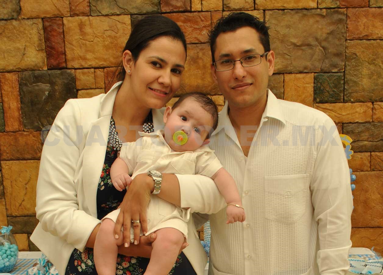 Adrián recibe la gracia del sacramento