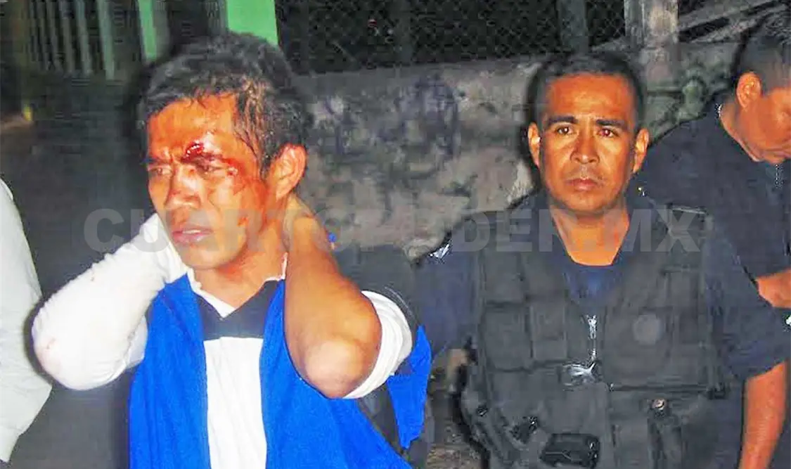 Taxistas persiguen y detienen a asaltante