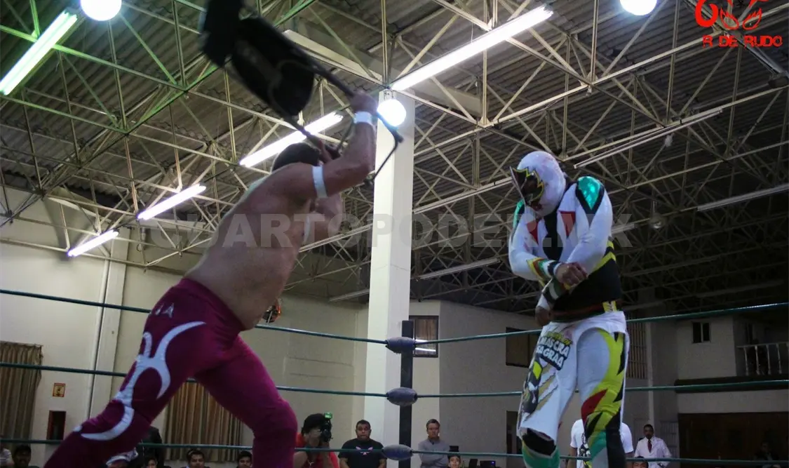 Prinsu da la confianza a Máscara Sagrada Jr. para enfrentar a un gladiador tico. Cortesía