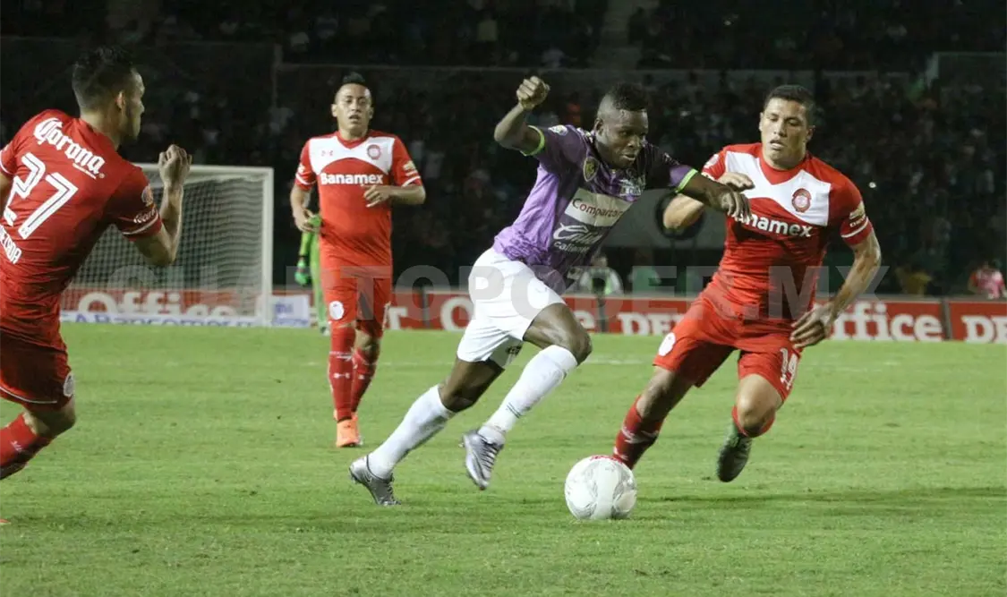 En un juego ríspido, los locales de último momento se llevaron los tres puntos. Alejandro Aguilar / CP