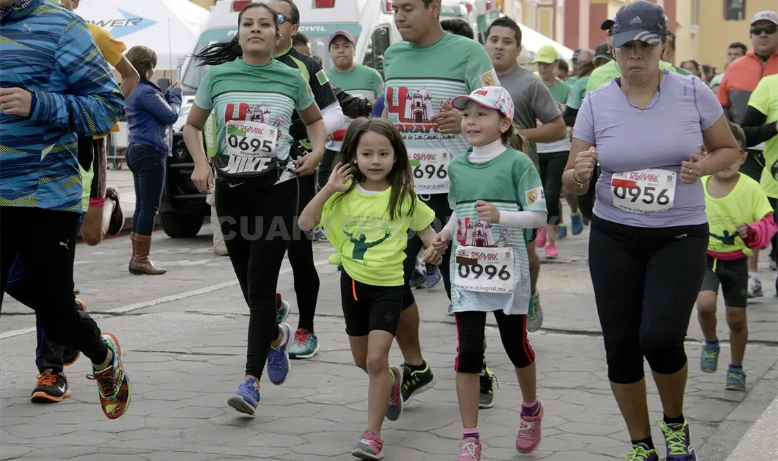 Las principales calles del centro de San Cristóbal de las Casas fueron escenario de esta justa donde participaron niños, jóvenes y adultos. Guillermo Ramos / CP