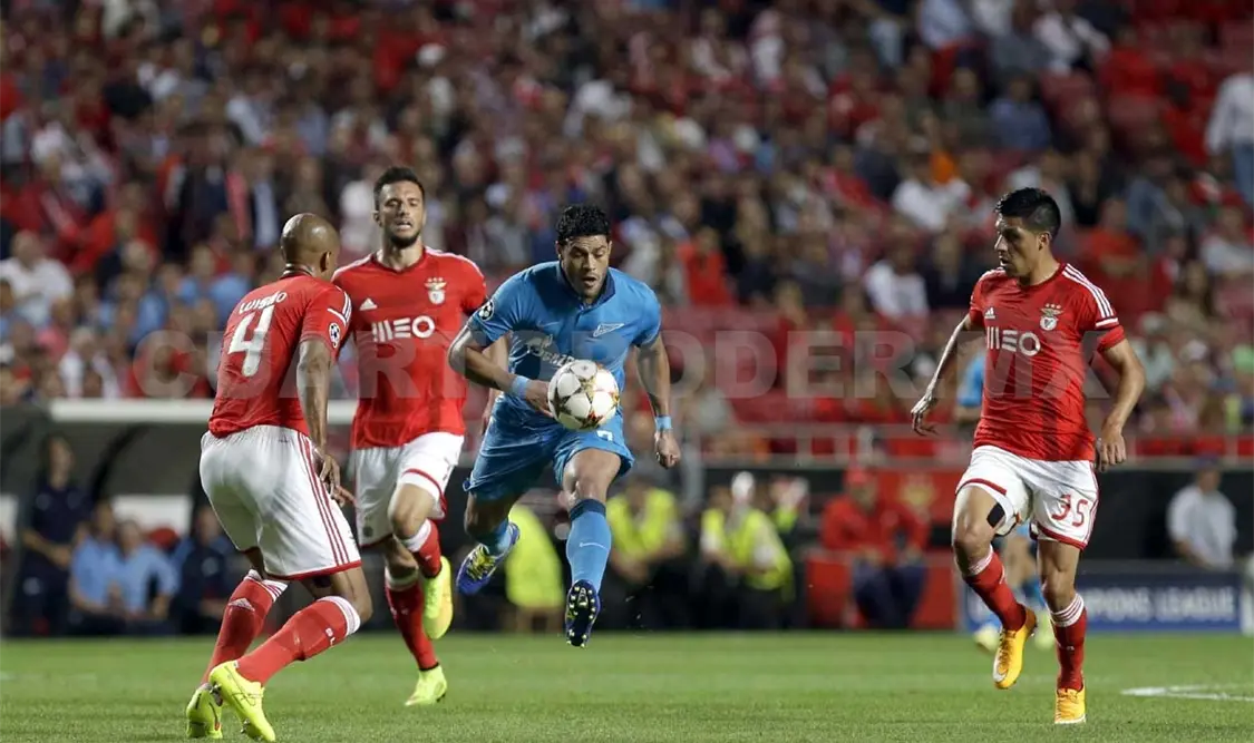 Benfica supera a Zenit y avanza en Champions