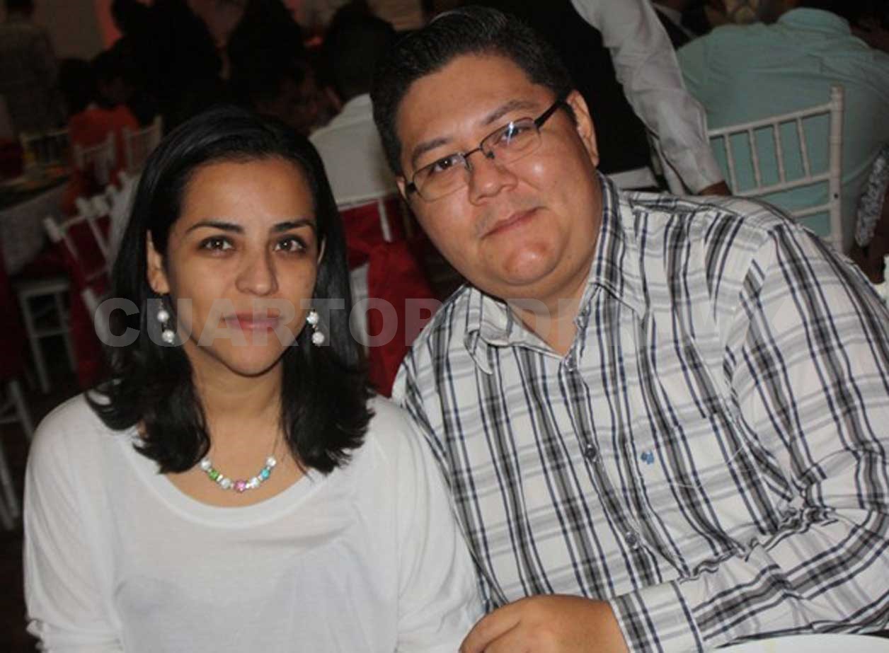 Entrega de documentos a egresados