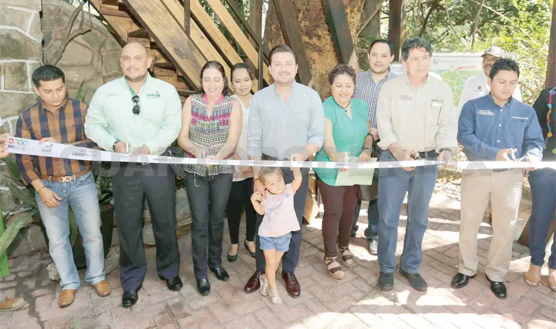 Inauguran el andador elevado de Jardín Botánico