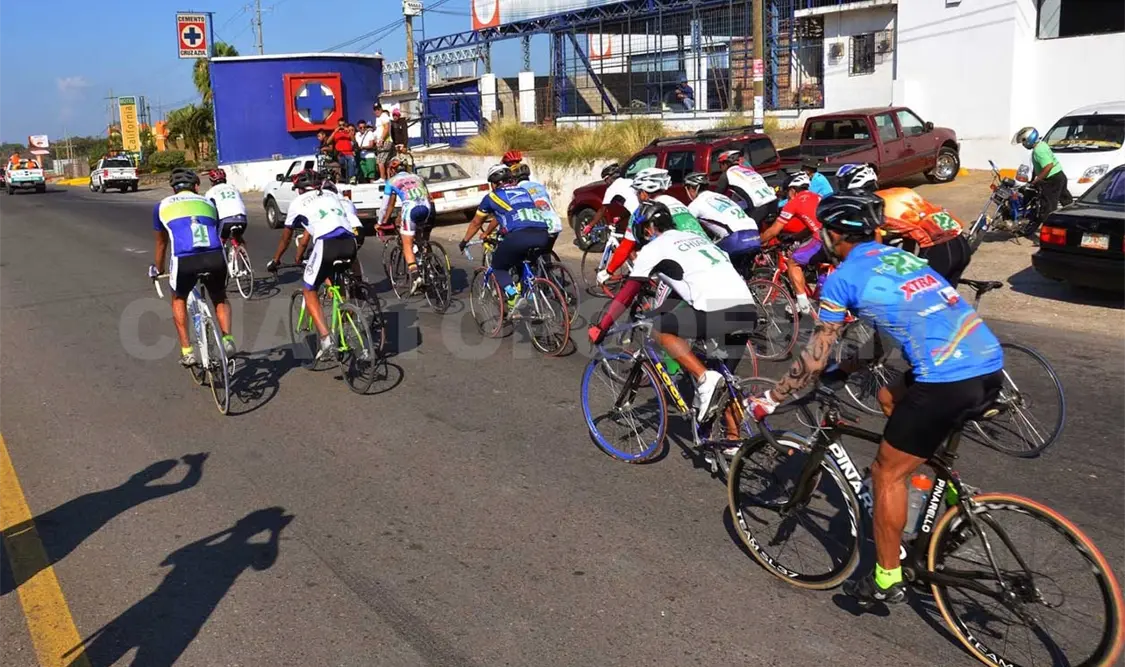 Inicia la aventura Tuxtla-Puerto Arista