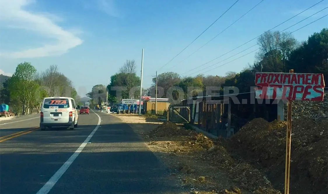Durante años, la carretera estuvo plagada de topes construidos ilegalmente por pobladores de comunidades aledañas, por lo que temen que tras su inauguración, ocurra lo mismo. Flor Cordero / CP