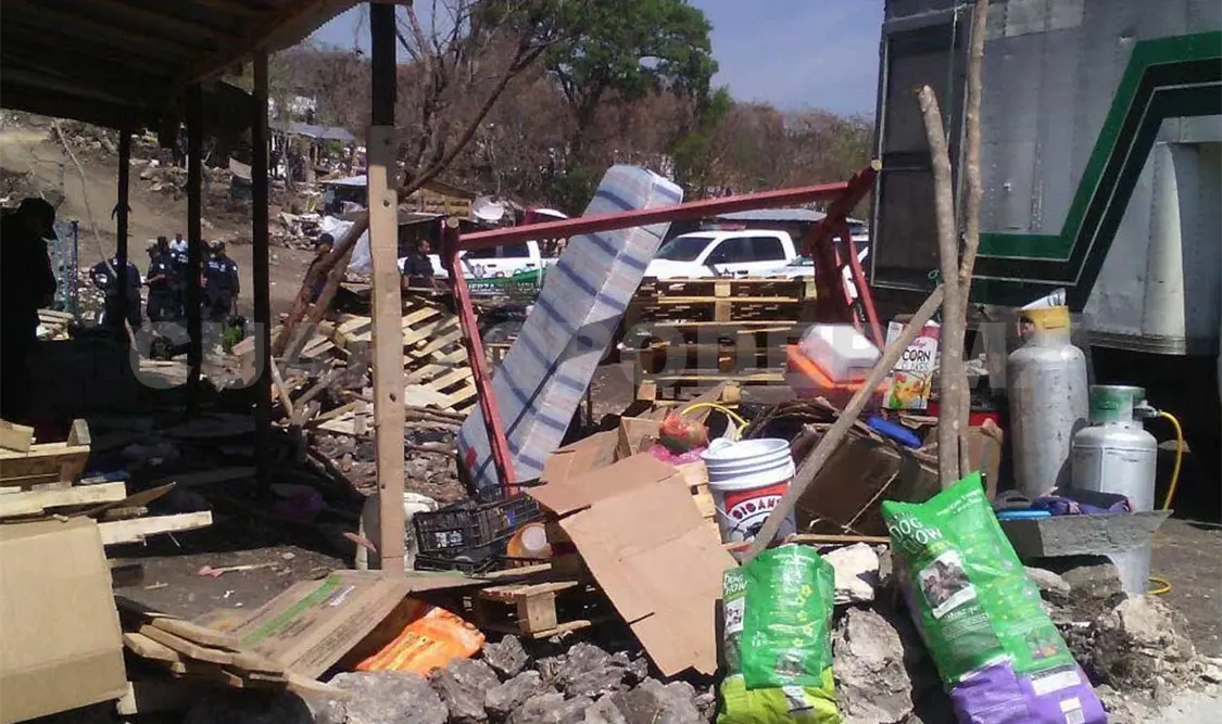 Desalojan a invasores de colonia al extremo Sur
