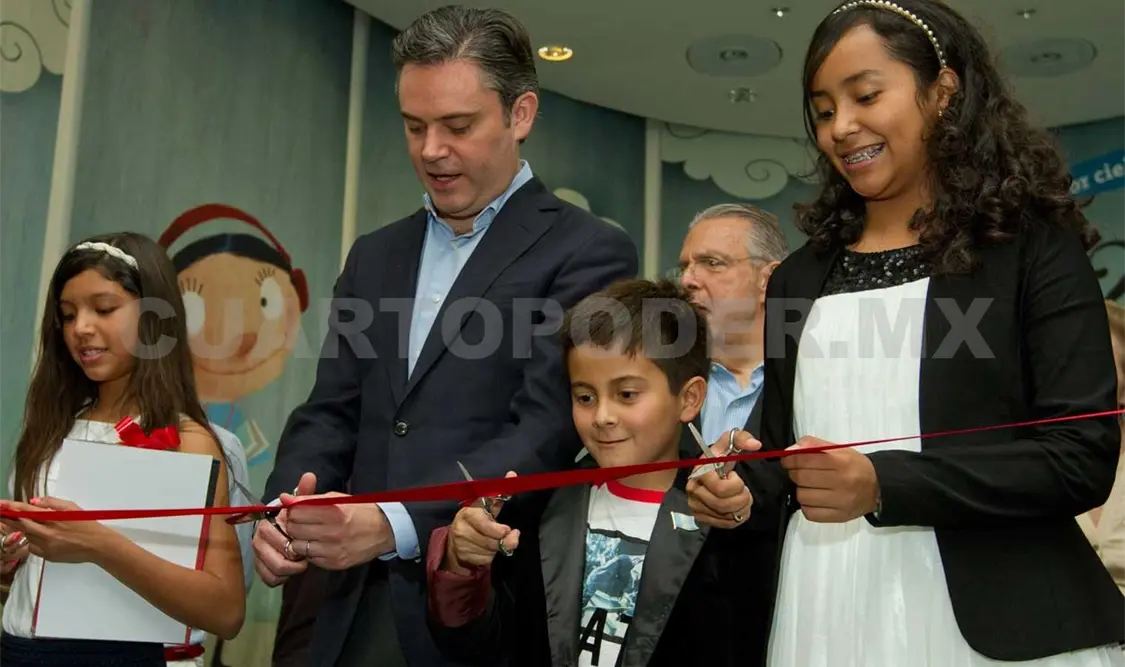 El secretario de Educación, Nuño Mayer, participó en la premiación del Concurso Internacional de Booktubers. Agencias