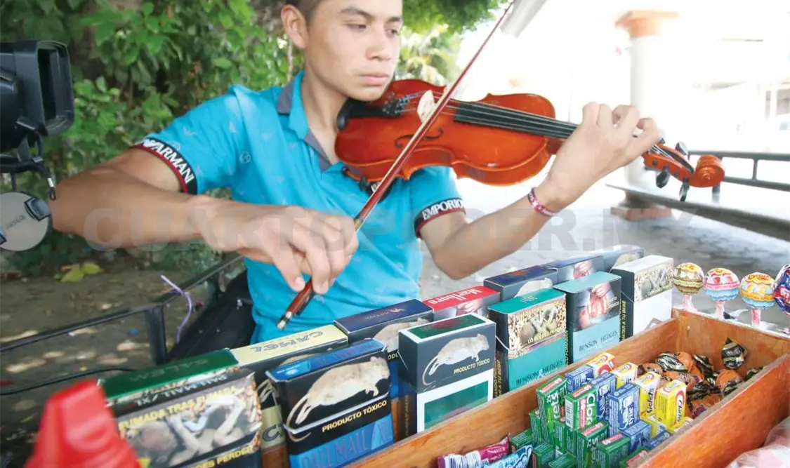 Arnulfo López, un joven indígena, talento del violín