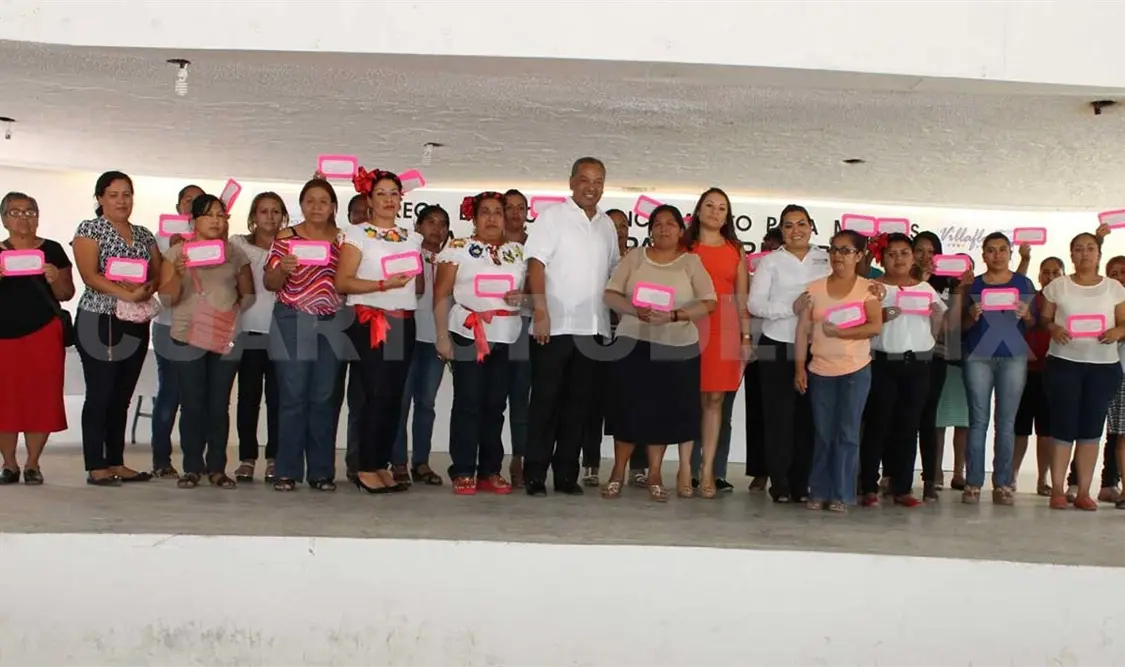 Entregan financiamientos para mujeres en la Frailesca
