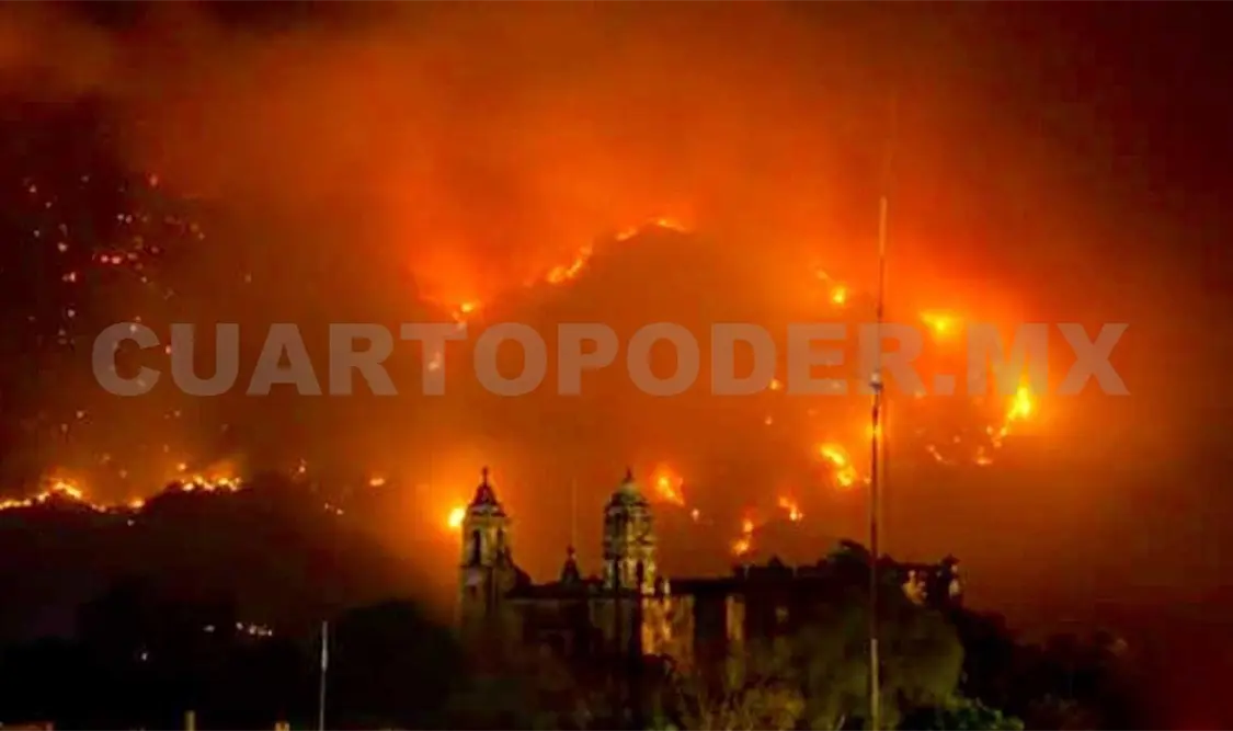 Continúa combate de incendio en Tepoztlán