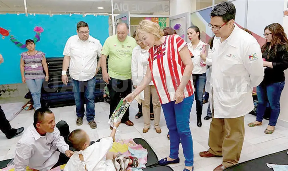 Visita Leticia Coello a beneficiados con cirugías