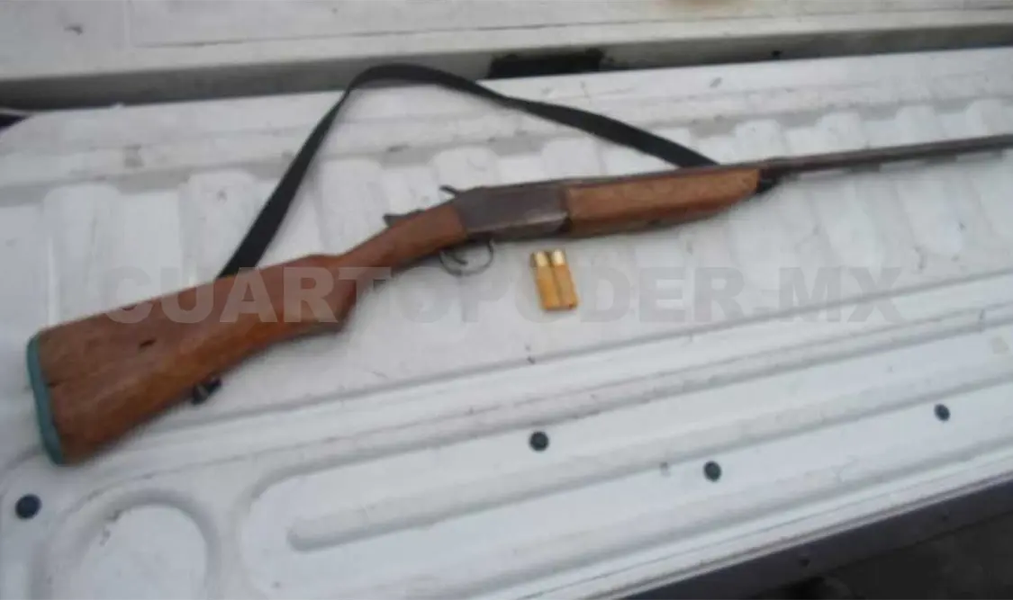 Joven amenazaba de muerte con un rifle