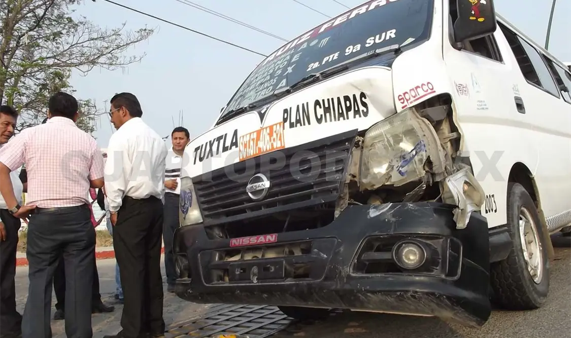 El colectivo de la ruta Tuxtla-Plan Chiapas, abandonado.