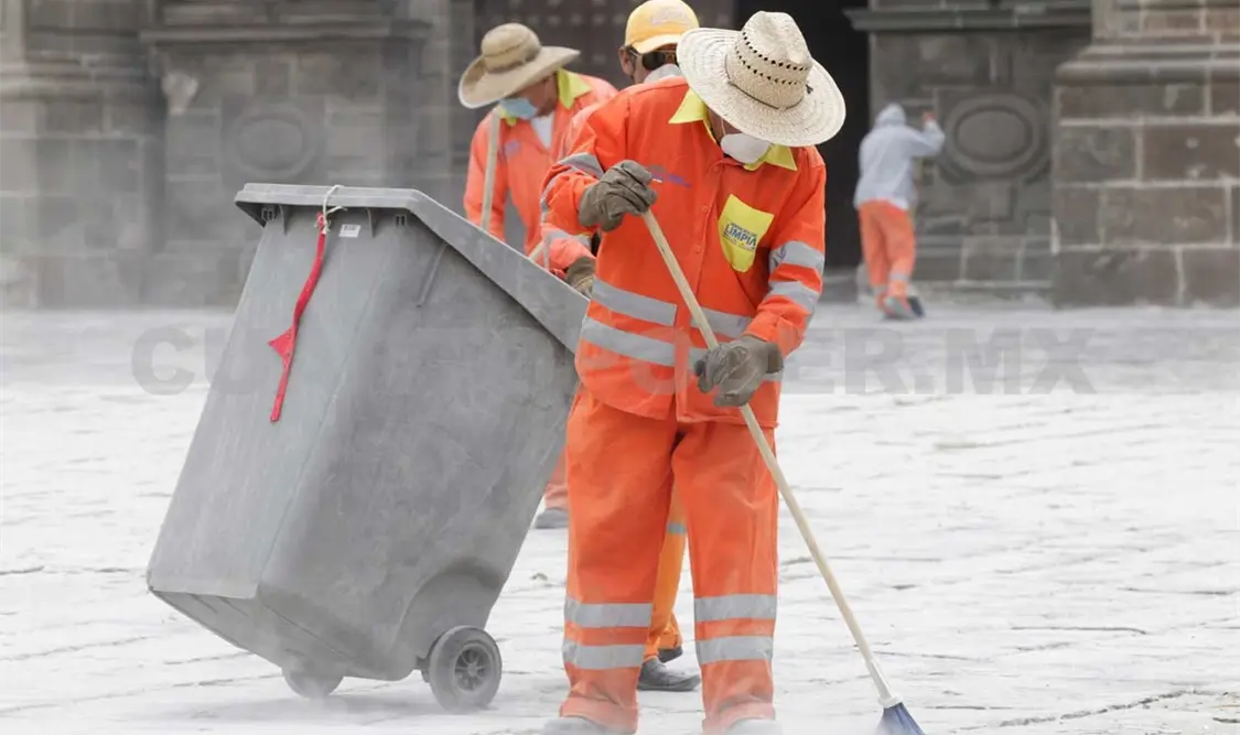 Recolectan 1.5 t de ceniza volcánica