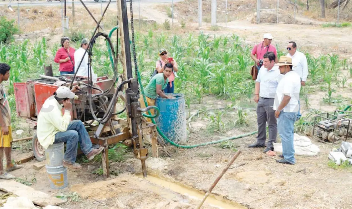 Contra la sequía, perforan pozos profundos