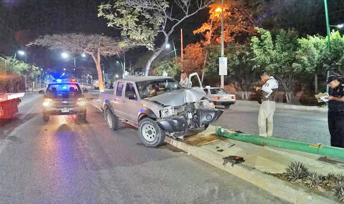 Conducía ebrio su camioneta
