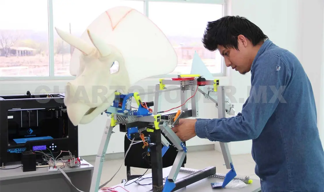 Estudiantes participan en proyecto animatronix