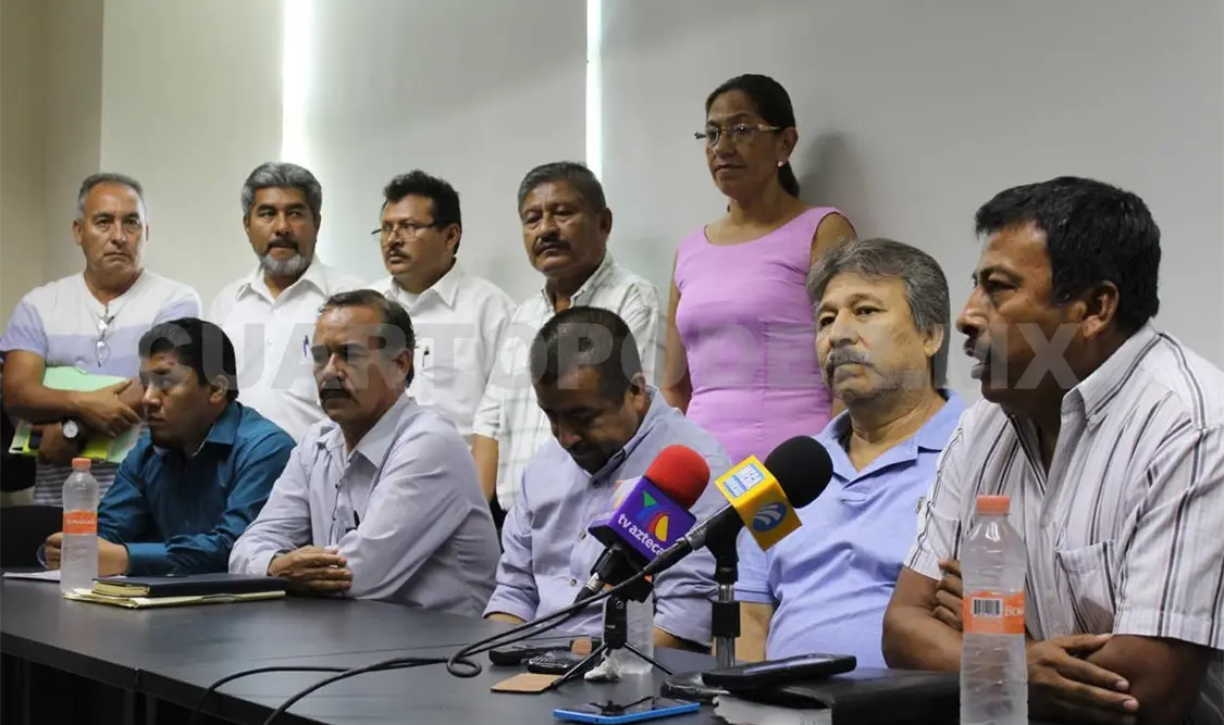 Liberan a 19 maestros bajo reserva de ley
