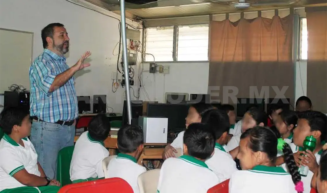Llevan pláticas a niños de nivel primaria