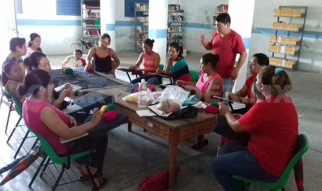 Realizan talleres de oficios productivos